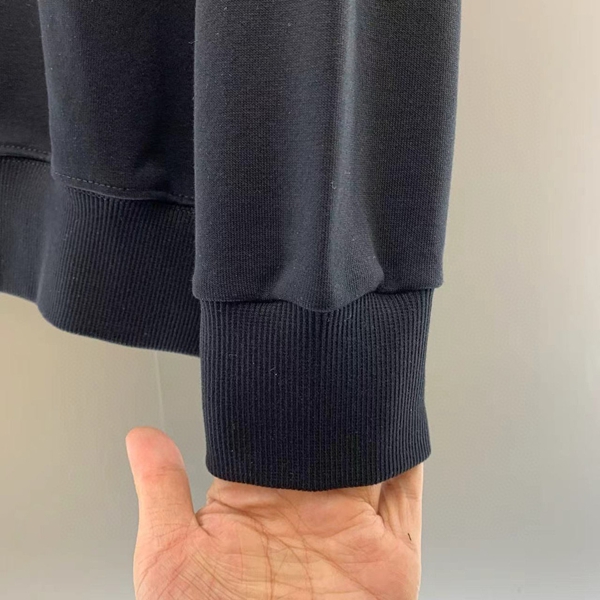 ブランドパーカー着用イメージ